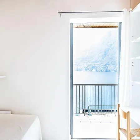 Appartamento With 2 Bedrooms A Large Terrace With Magnificent View Of The Lake Pognana Lario