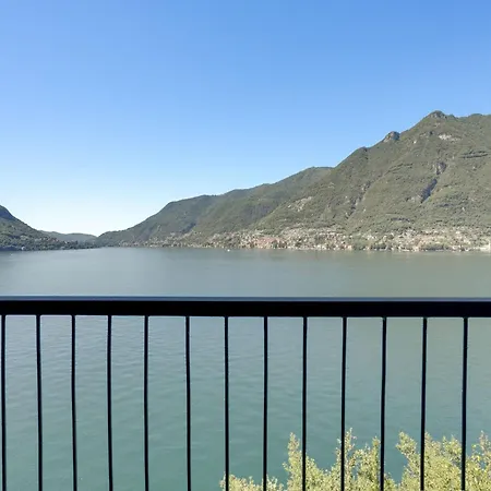 With 2 Bedrooms A Large Terrace With Magnificent View Of The Lake Appartamento Pognana Lario