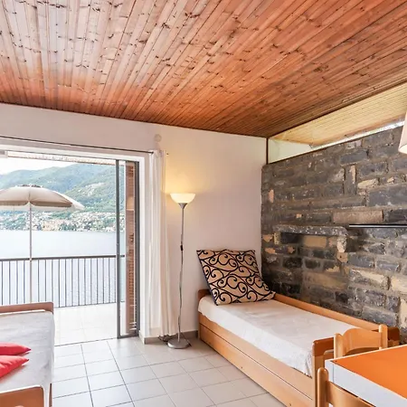 With 2 Bedrooms A Large Terrace With Magnificent View Of The Lake Appartamento