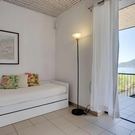 With 2 Bedrooms A Large Terrace With Magnificent View Of The Lake *