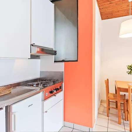 With 2 Bedrooms A Large Terrace With Magnificent View Of The Lake Appartamento