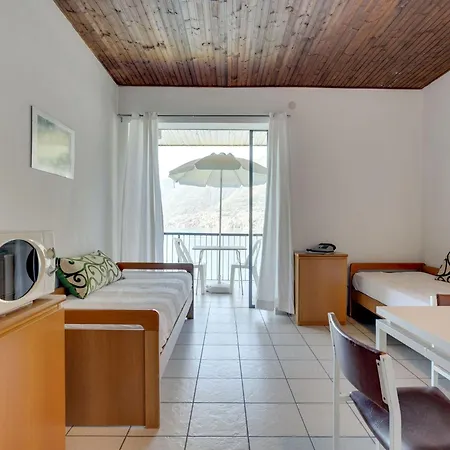 Appartamento With 2 Bedrooms A Large Terrace With Magnificent View Of The Lake *