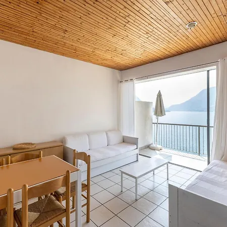 With 2 Bedrooms A Large Terrace With Magnificent View Of The Lake Appartamento *