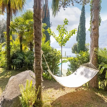 Appartamento With 2 Bedrooms A Large Terrace With Magnificent View Of The Lake