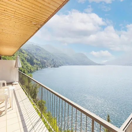 Appartamento With 2 Bedrooms A Large Terrace With Magnificent View Of The Lake
