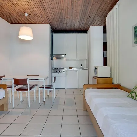 With 2 Bedrooms A Large Terrace With Magnificent View Of The Lake