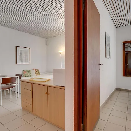 With 2 Bedrooms A Large Terrace With Magnificent View Of The Lake Apartment *
