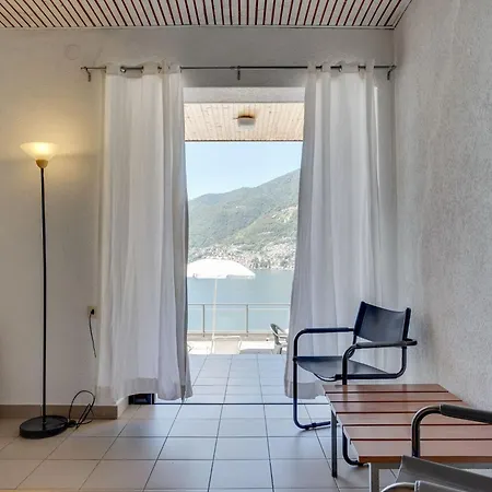 With 2 Bedrooms A Large Terrace With Magnificent View Of The Lake