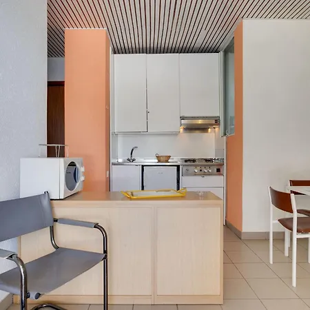 With 2 Bedrooms A Large Terrace With Magnificent View Of The Lake