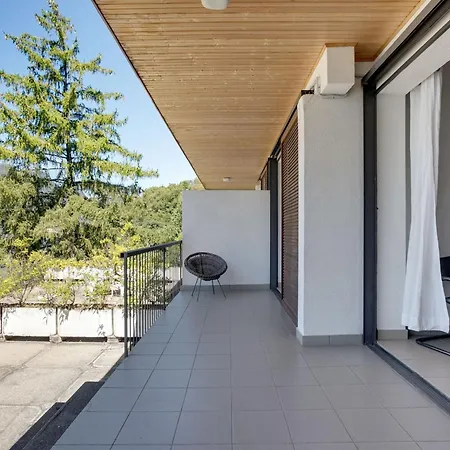 Apartment With 2 Bedrooms A Large Terrace With Magnificent View Of The Lake *