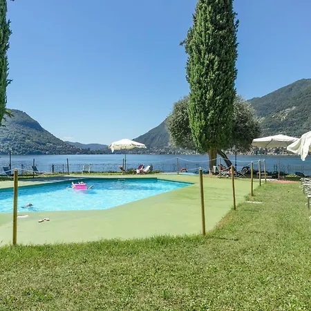 With 2 Bedrooms A Large Terrace With Magnificent View Of The Lake *
