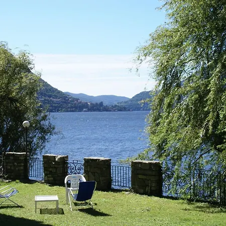 With 2 Bedrooms A Large Terrace With Magnificent View Of The Lake Pognana Lario