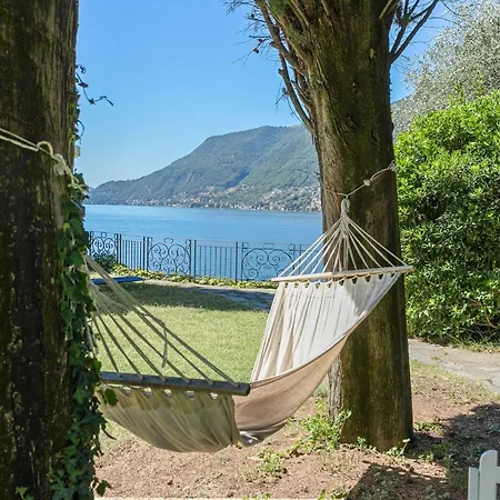 With 2 Bedrooms A Large Terrace With Magnificent View Of The Lake Pognana Lario