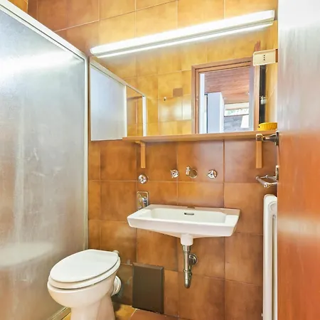 With 2 Bedrooms A Large Terrace With Magnificent View Of The Lake Pognana Lario