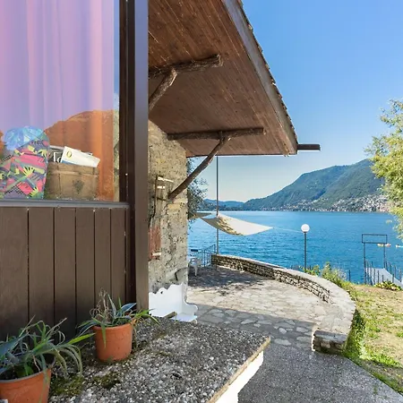 With 2 Bedrooms A Large Terrace With Magnificent View Of The Lake Pognana Lario