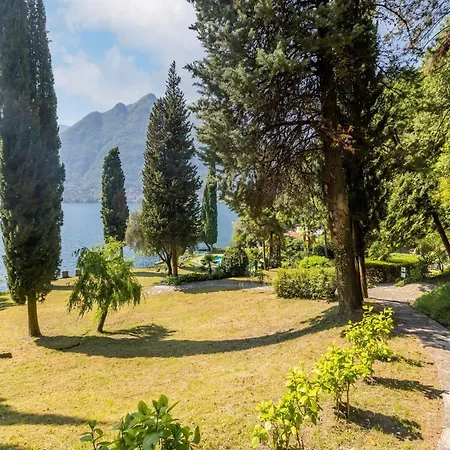 With 2 Bedrooms A Large Terrace With Magnificent View Of The Lake Pognana Lario